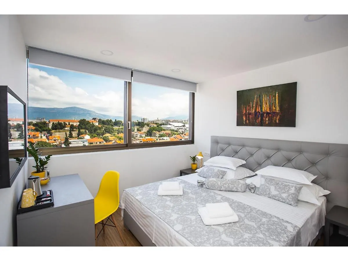 **** Pensión Tower Rooms Split Croacia